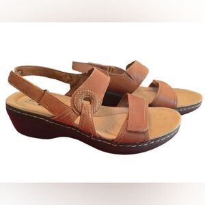 Clarks Women Tan‎ Leather Sandals - Size 11